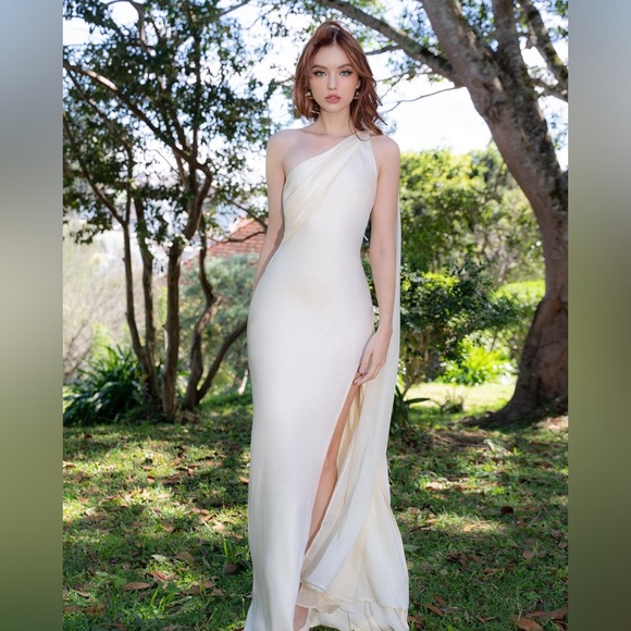 Kisserine Silk Dress - Picture 2 of 10